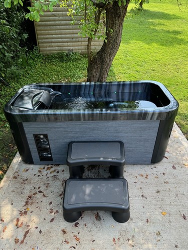 Ice bath tub - ice, cold